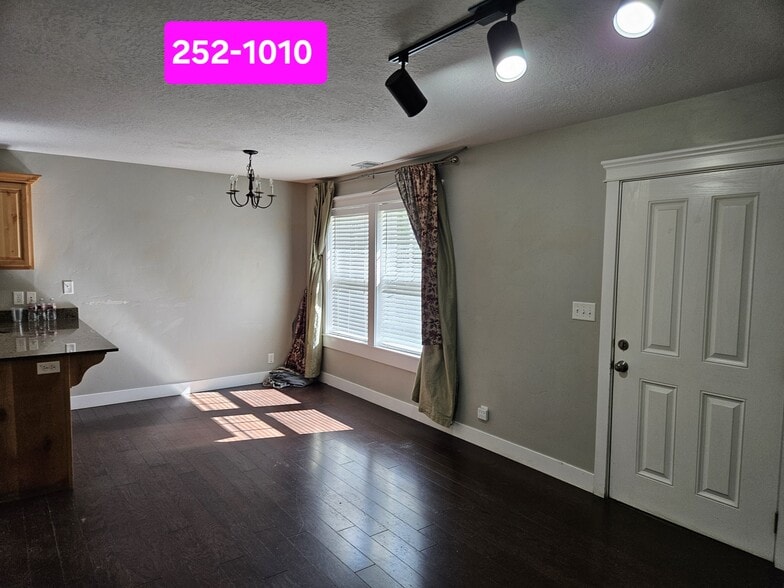 Building Photo - 252 W 1010 S