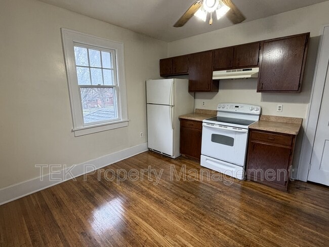 Building Photo - 3677 Lake Ave