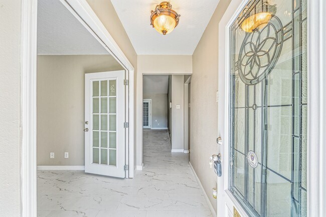 Building Photo - 1318 55th St