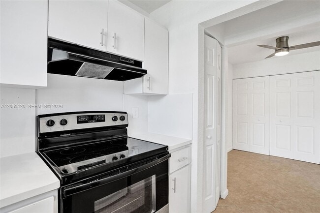 Building Photo - 2120-2122 Thomas Street Unit 2122