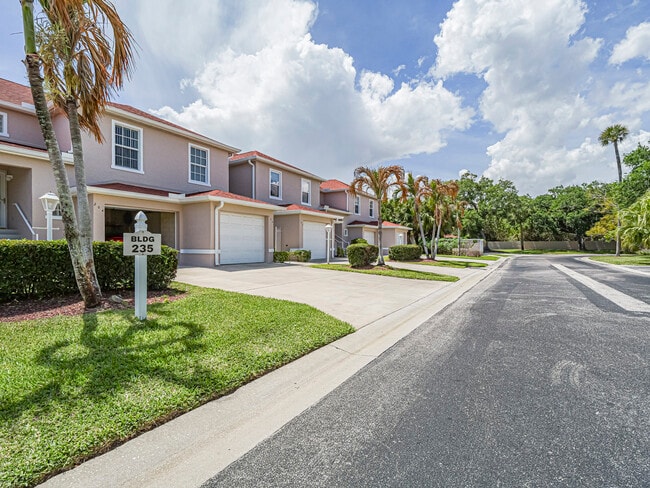 Building Photo - 235 Grand Royale Cir
