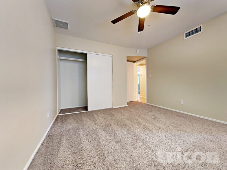 Building Photo - 11448 N 46th Ave