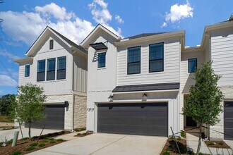 Building Photo - COMING SOON!!!  Beautiful Townhome!