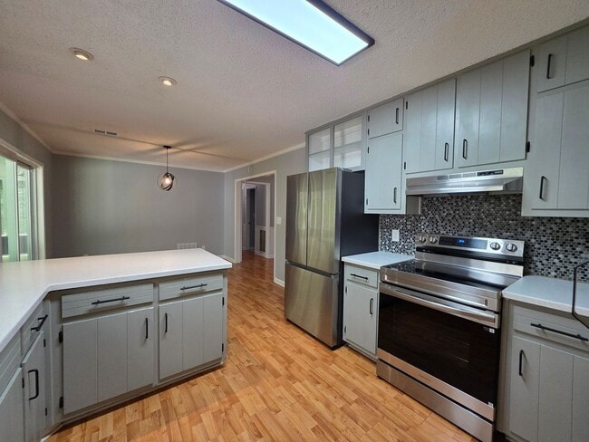 Building Photo - 102 Park Pl Dr