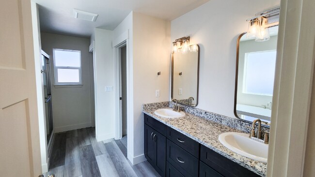 Building Photo - 302 Cottage Dr