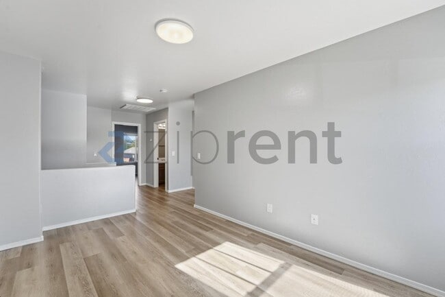 Building Photo - 3852 E Fruitvale Ave