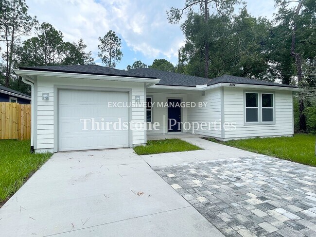 Building Photo - 8344 Maple St