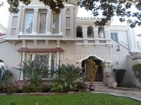 Building Photo - 357 S Doheny Dr