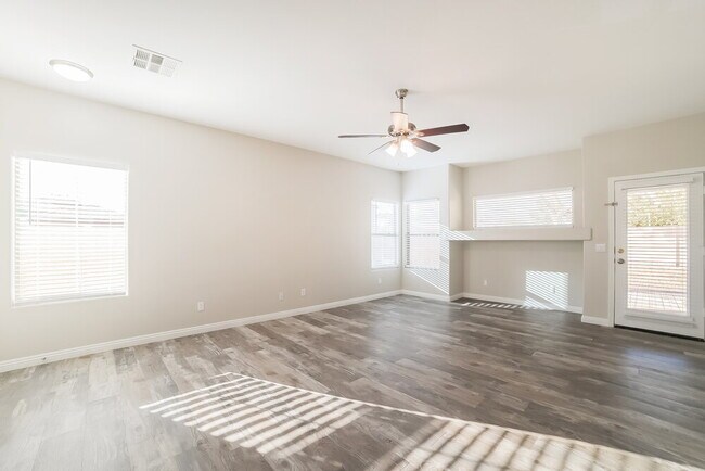 Building Photo - 10240 W Chipman Rd