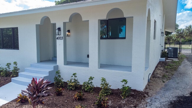 Building Photo - 4003 S Indian River Dr