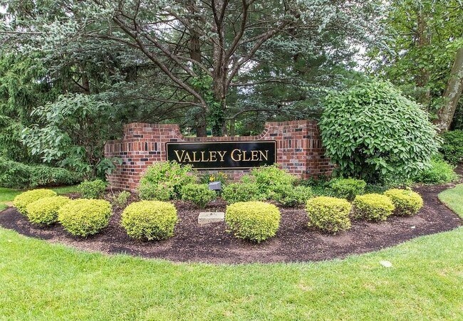 Entrance - 313 Glen Ln