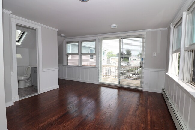 Building Photo - 262 S Ketcham Ave