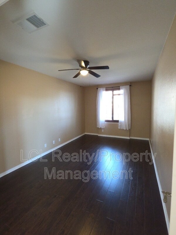 Building Photo - 27635 Whisperwood Dr