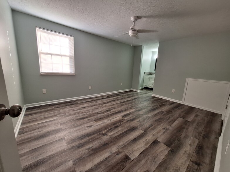 Building Photo - 324 Cross Wind Dr