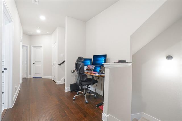 Building Photo - 373 Blackthorne Dr