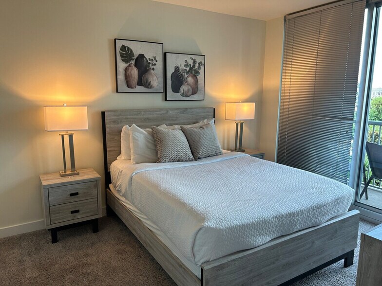 Building Photo - 357 W Martin Luther King Jr Blvd