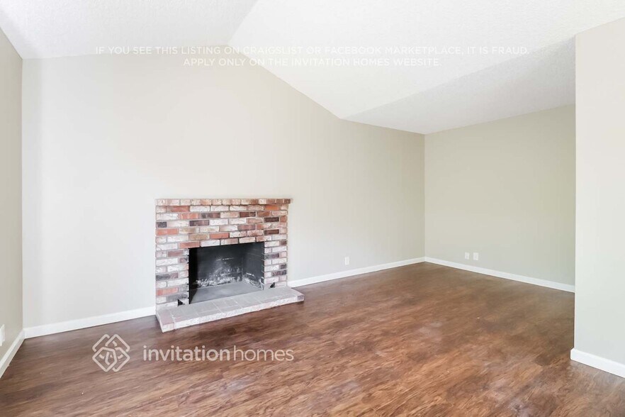 Building Photo - 2954 Redwood Dr
