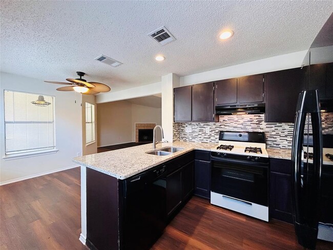 Building Photo - 5940 Kevin Kelly Pl