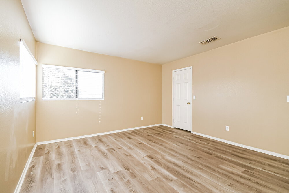 Building Photo - 775 W Aviary Way