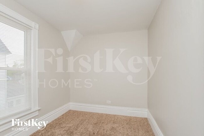 Building Photo - 374 Jay St