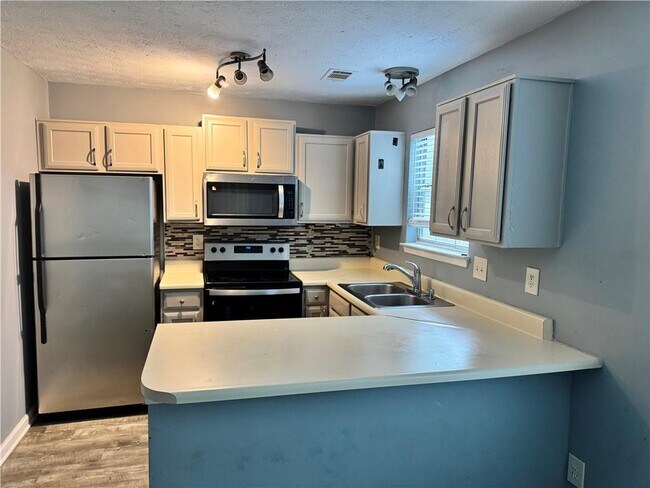 Building Photo - 1043 Rock Creek Ln