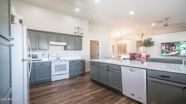 Building Photo - 15310 E Vía Del Palo