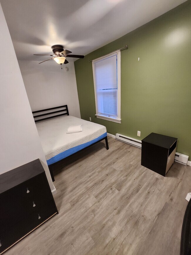 Building Photo - 61 Walnut Street