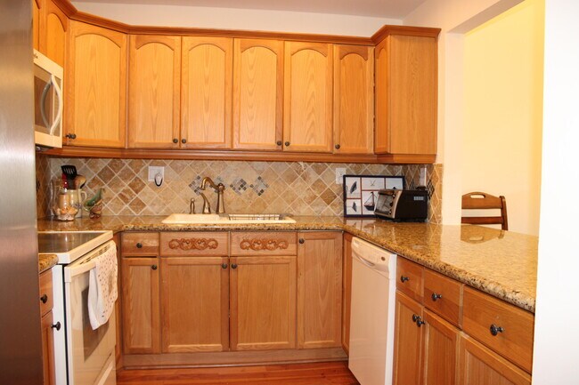 Building Photo - 38 Bethesda Park Cir
