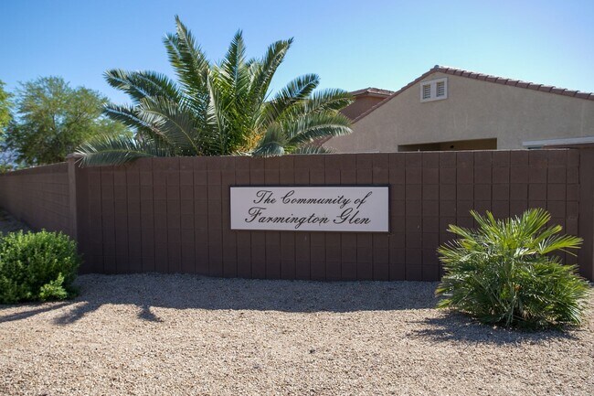 Building Photo - 4 Bedroom in Tolleson.  Landscaping redone.  Newer Carpet, Available February 1st!!!  Great 2 sto...