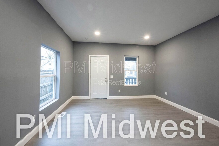 Building Photo - 119 N Colorado Ave