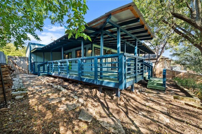 Building Photo - 2107 Rain Water Dr