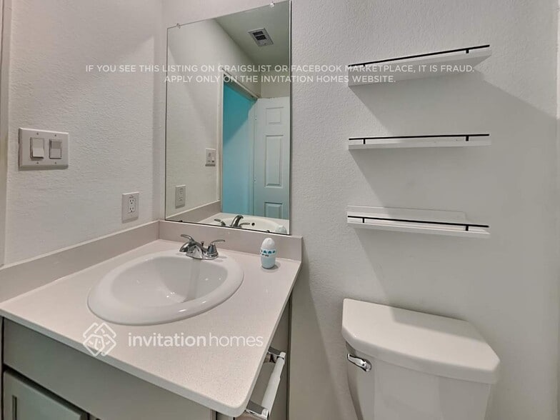 Building Photo - 24110 Mustang Run Dr