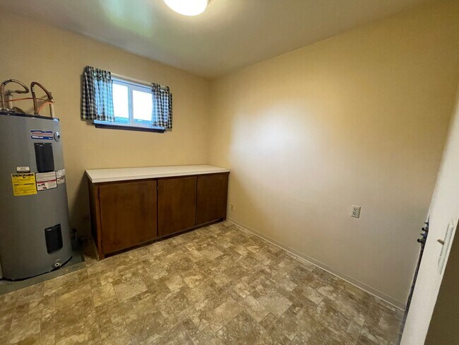 Building Photo - jont463