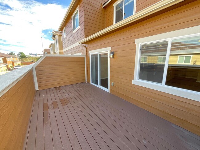 Building Photo - 3 Bedroom Townhome Available Near Dublin B...