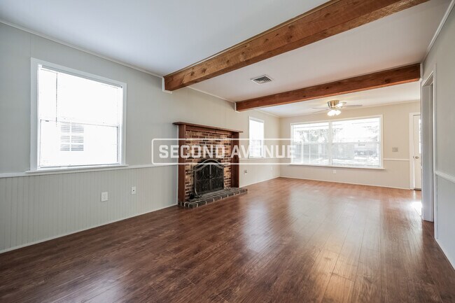 Building Photo - 223 Carla Ann CT