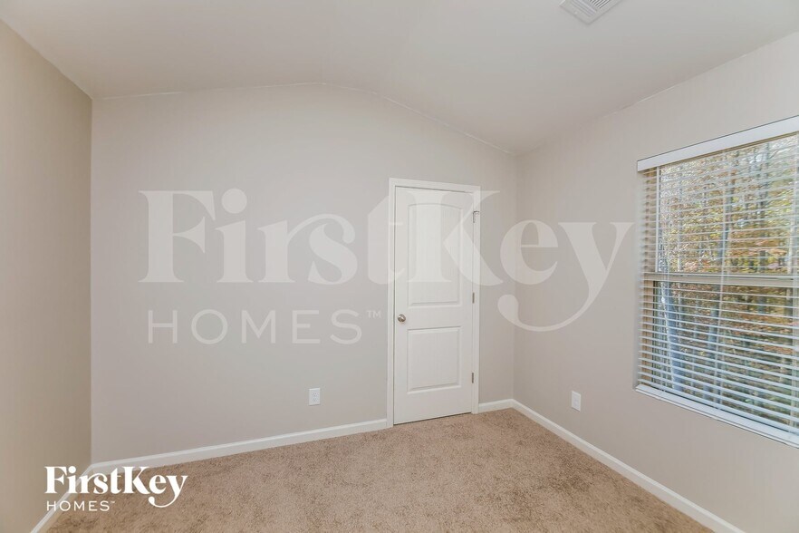 Building Photo - 179 Spring Forrest Ln