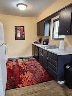 Building Photo - 1949 Miami St