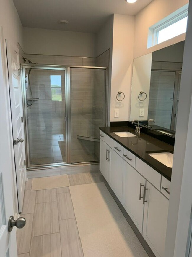Building Photo - For Lease!! Experience comfortable, low-maintenance living in one of Gallatin’s premier active-ad...