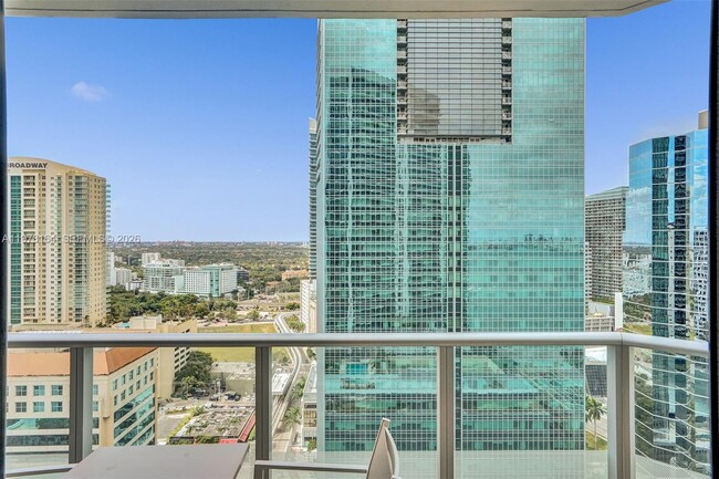 Building Photo - 1300 Brickell Bay Dr