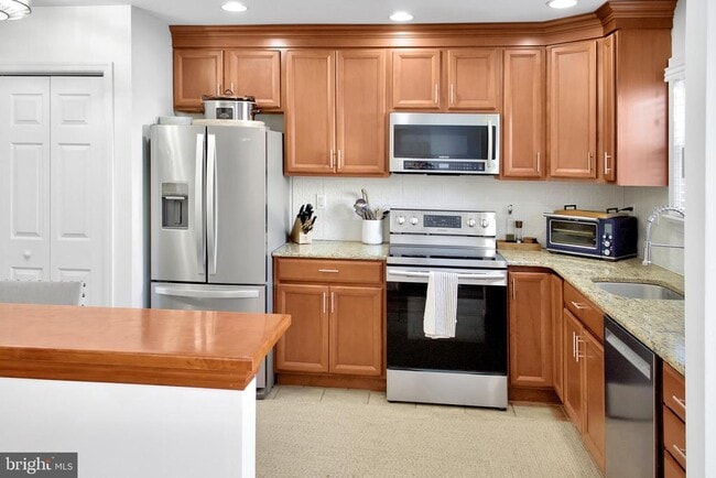 Building Photo - 159 Columbia Ave