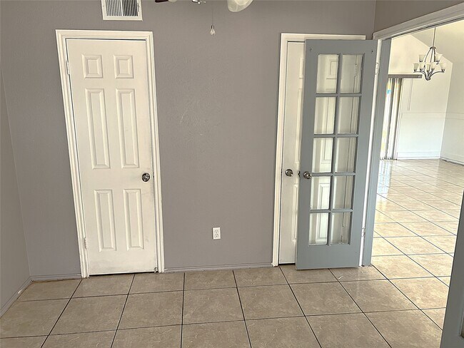 Building Photo - 19906 Rising Star Dr