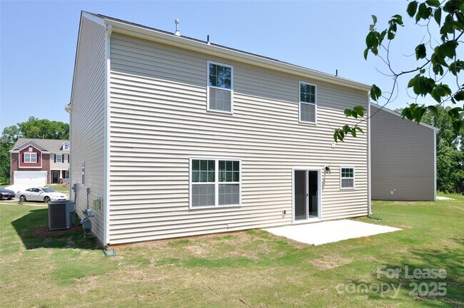 Building Photo - 180 King William Dr