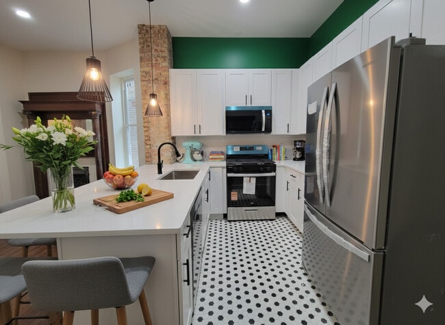 Building Photo - 1644 S Millard Ave