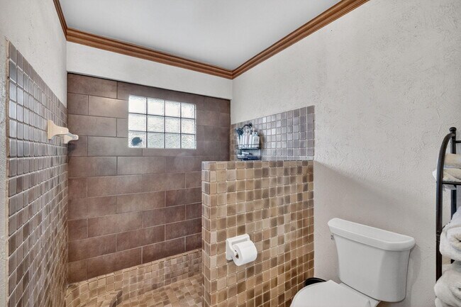 Building Photo - 235 NW 91st Ave
