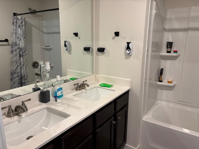 Building Photo - 123 Depot Lndg Rd