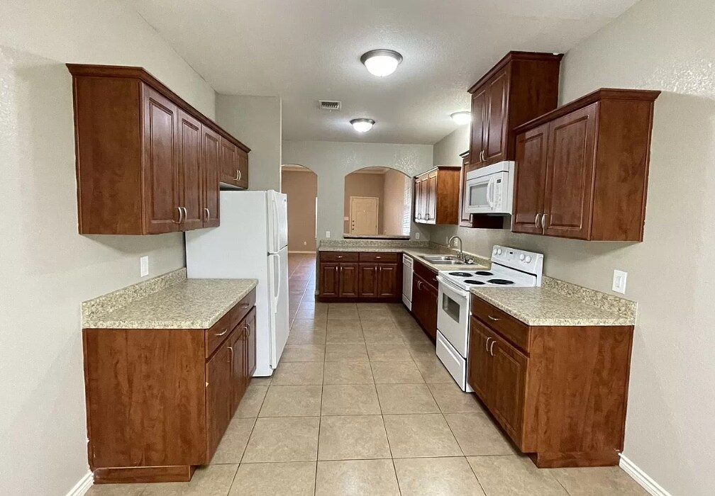 Building Photo - 4414 Reveille Rd