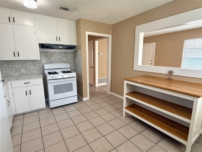 Building Photo - 3114 Hunt Trail