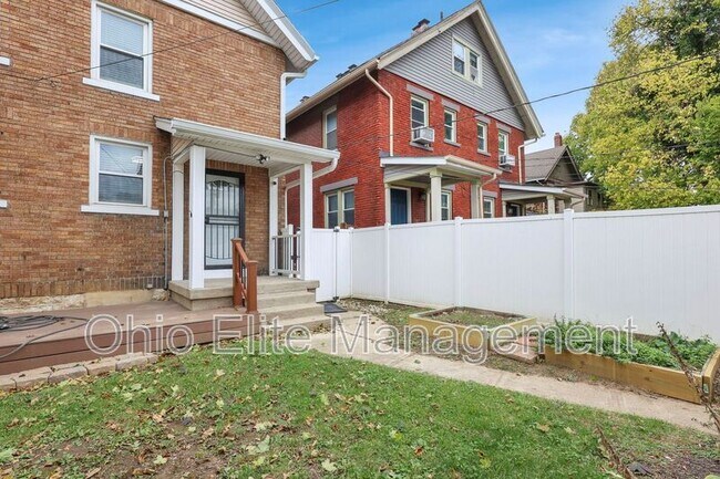 Building Photo - 618 Lilley Ave