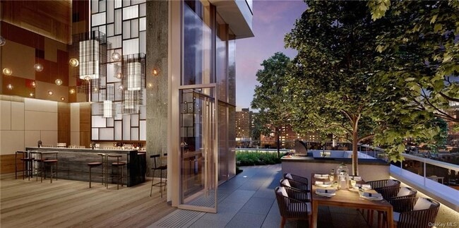 Building Photo - 445 Albee Square W