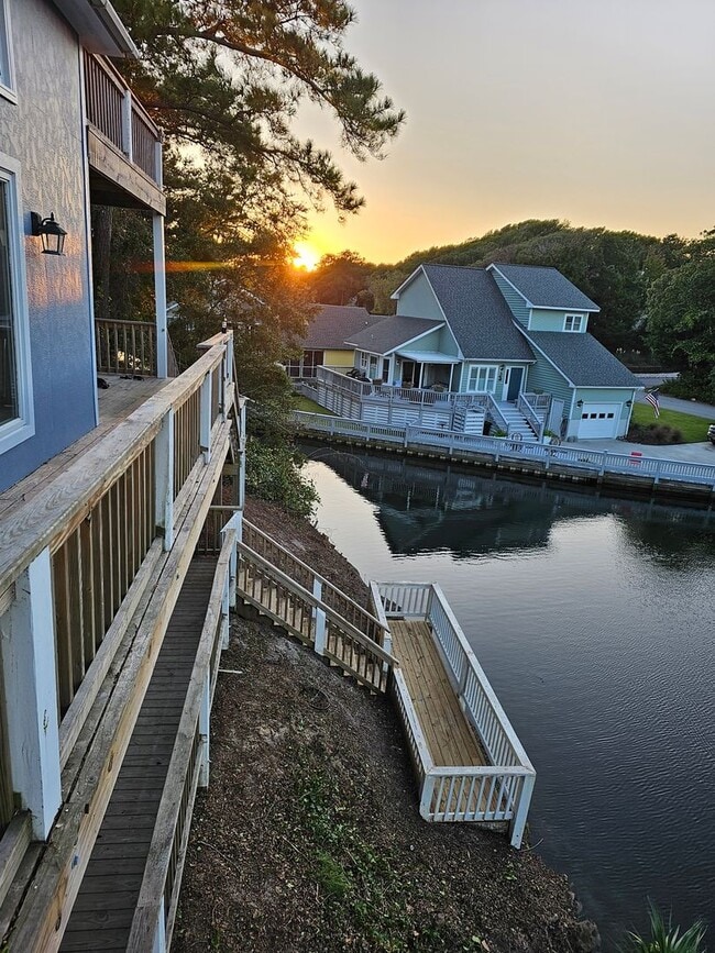 Building Photo - Emerald Isle Gated Community